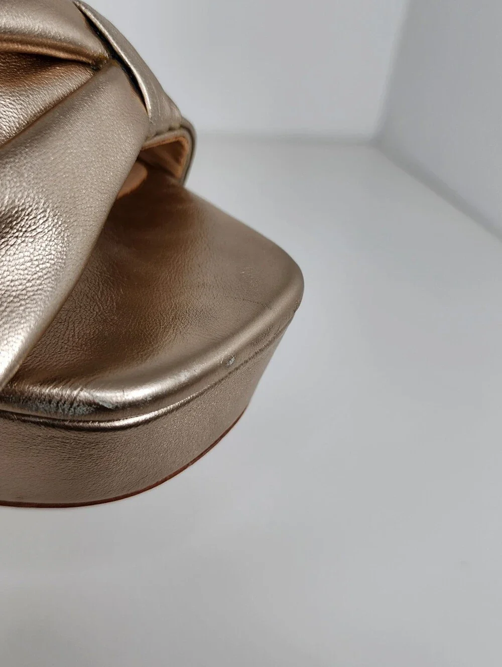 Badgley Mischka Alora Metallic Gold Bow Platform Sandals Size 9